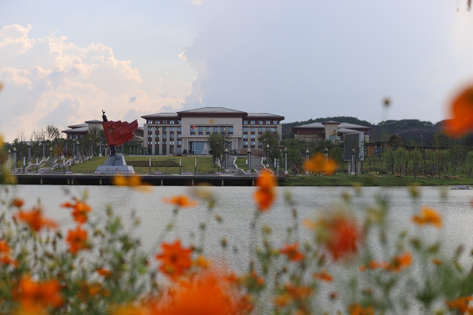 学院春景